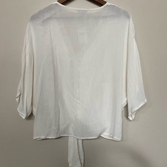 🔸 Express 🔸 flowy crochet blouse - Picture 2 of 5